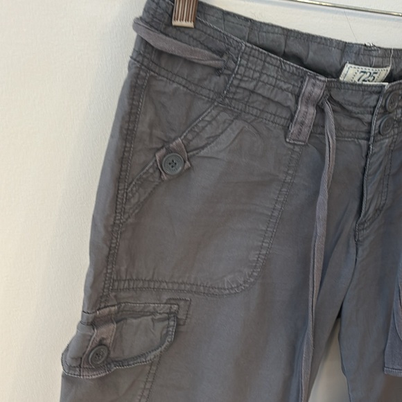 Levi's cotton cargo shorts - Picture 3 of 10